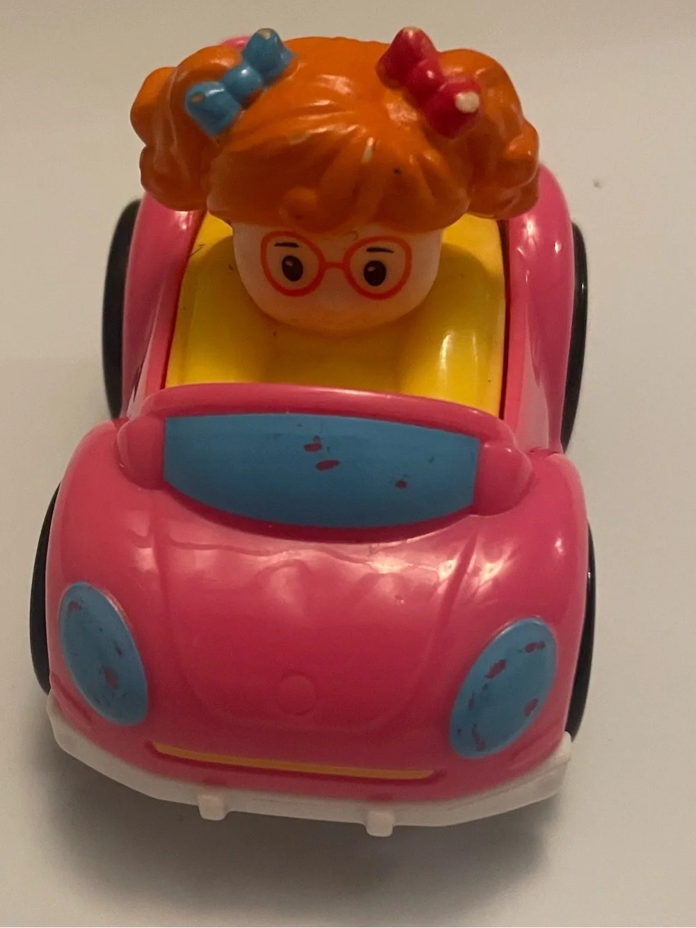Fisher Price Little People Wheelies Town Girl Mom Pink car Driving